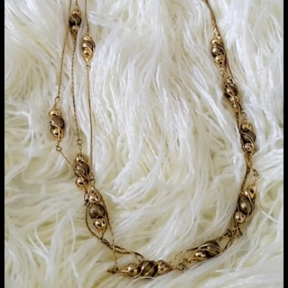 ✨Vintage Pebble Goldtone Design Long Chain Necklace🌴